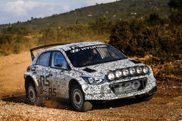 Hyundai-Kundenprogramm läuft an: Kevin Abbring absolviert erste Tests mit dem i20 R5 – im Spätsommer beginnt die Auslieferung. Foto: HMD/dpp-AutoReporter